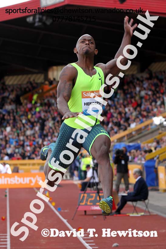 Jeff Henderson in the long jump at the Sainsbury's Birmingham Grand Prix. Photos: David T. Hewitson/Sports for All Pics